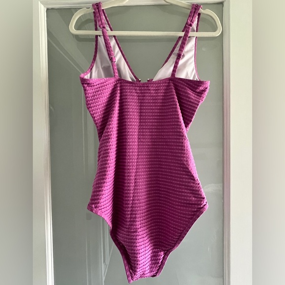 Purple U-Wire Cutout Front One-Piece Swimsuit~large NWOT - Picture 7 of 8